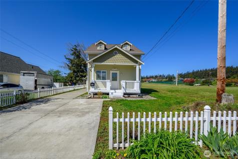 45 N Oak Harbor Street Oak Harbor WA 98277