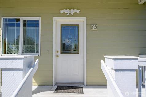 45 N Oak Harbor Street Oak Harbor WA 98277