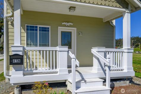 45 N Oak Harbor Street Oak Harbor WA 98277