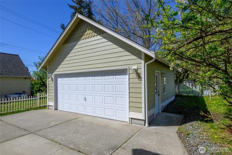 45 N Oak Harbor Street Oak Harbor WA 98277