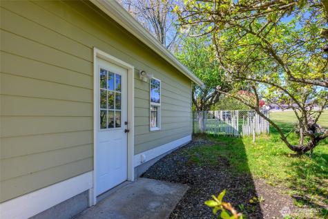 45 N Oak Harbor Street Oak Harbor WA 98277