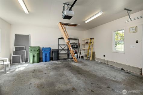 45 N Oak Harbor Street Oak Harbor WA 98277