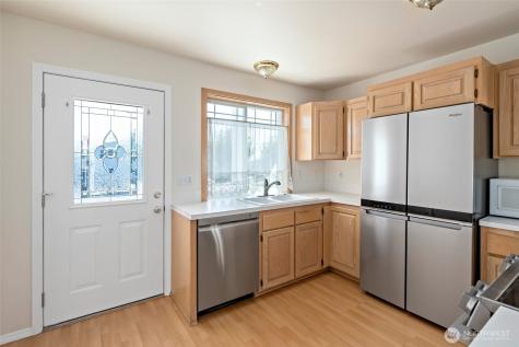45 N Oak Harbor Street Oak Harbor WA 98277