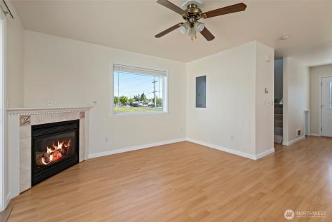 45 N Oak Harbor Street Oak Harbor WA 98277