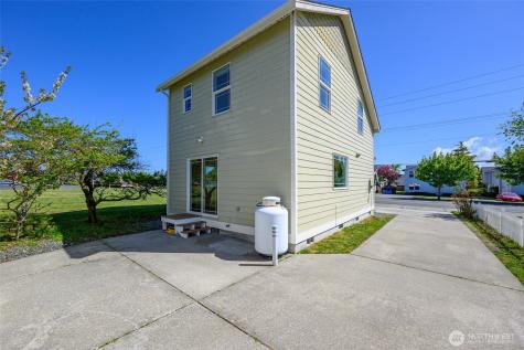 45 N Oak Harbor Street Oak Harbor WA 98277