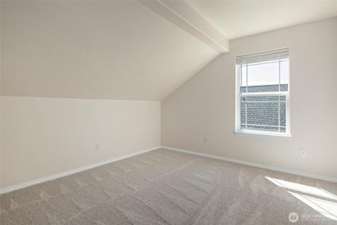 45 N Oak Harbor Street Oak Harbor WA 98277