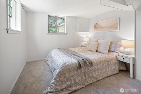 5421 48th Avenue SW Seattle WA 98136