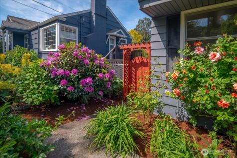5421 48th Avenue SW Seattle WA 98136