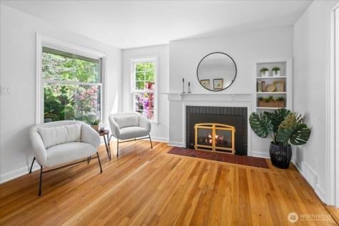 5421 48th Avenue SW Seattle WA 98136