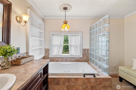 21260 Lake Sixteen Road Mount Vernon WA 98274