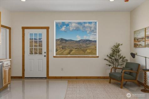 2 Island View Lane Methow WA 98834