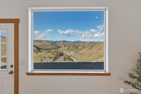 2 Island View Lane Methow WA 98834