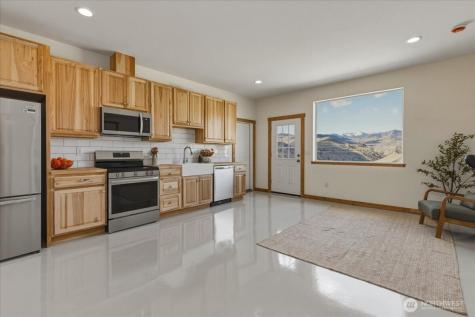 2 Island View Lane Methow WA 98834