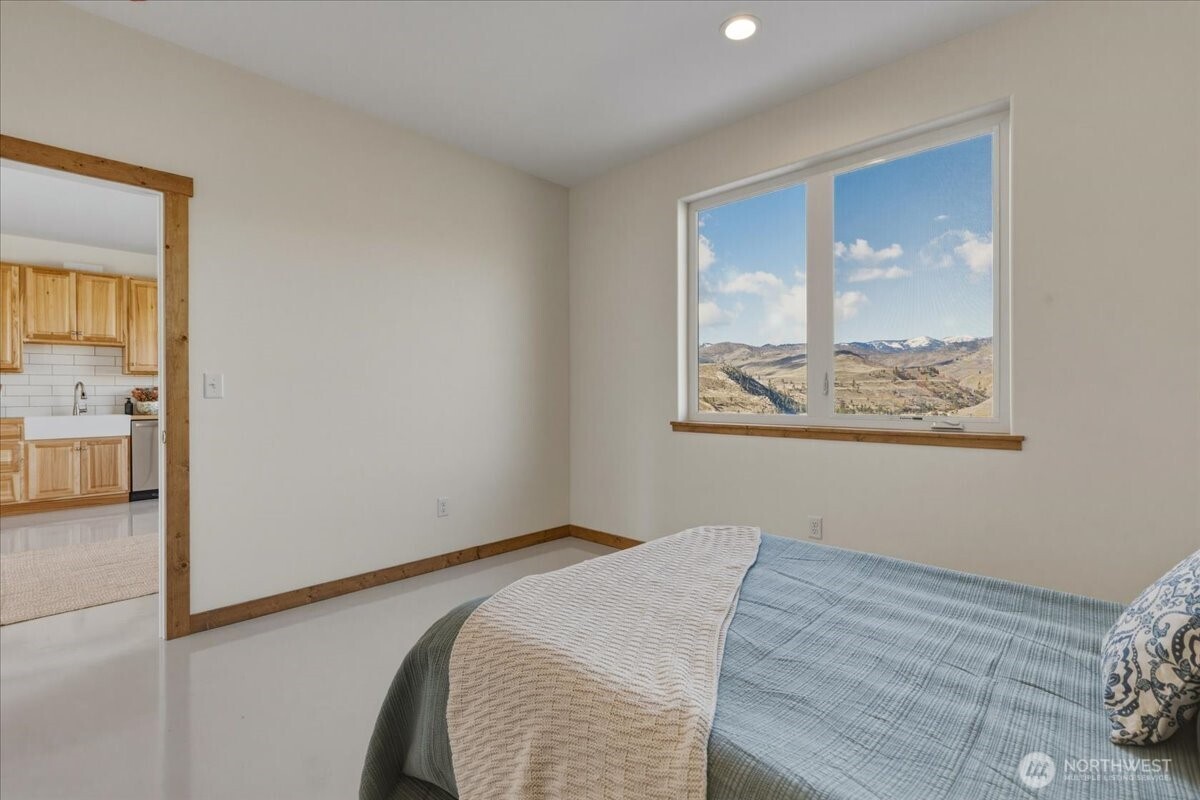 2 Island View Lane Methow WA 98834