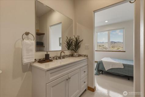 2 Island View Lane Methow WA 98834