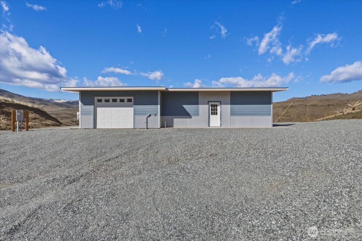 2 Island View Lane Methow WA 98834