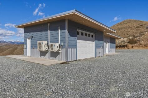 2 Island View Lane Methow WA 98834