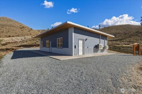 2 Island View Lane Methow WA 98834