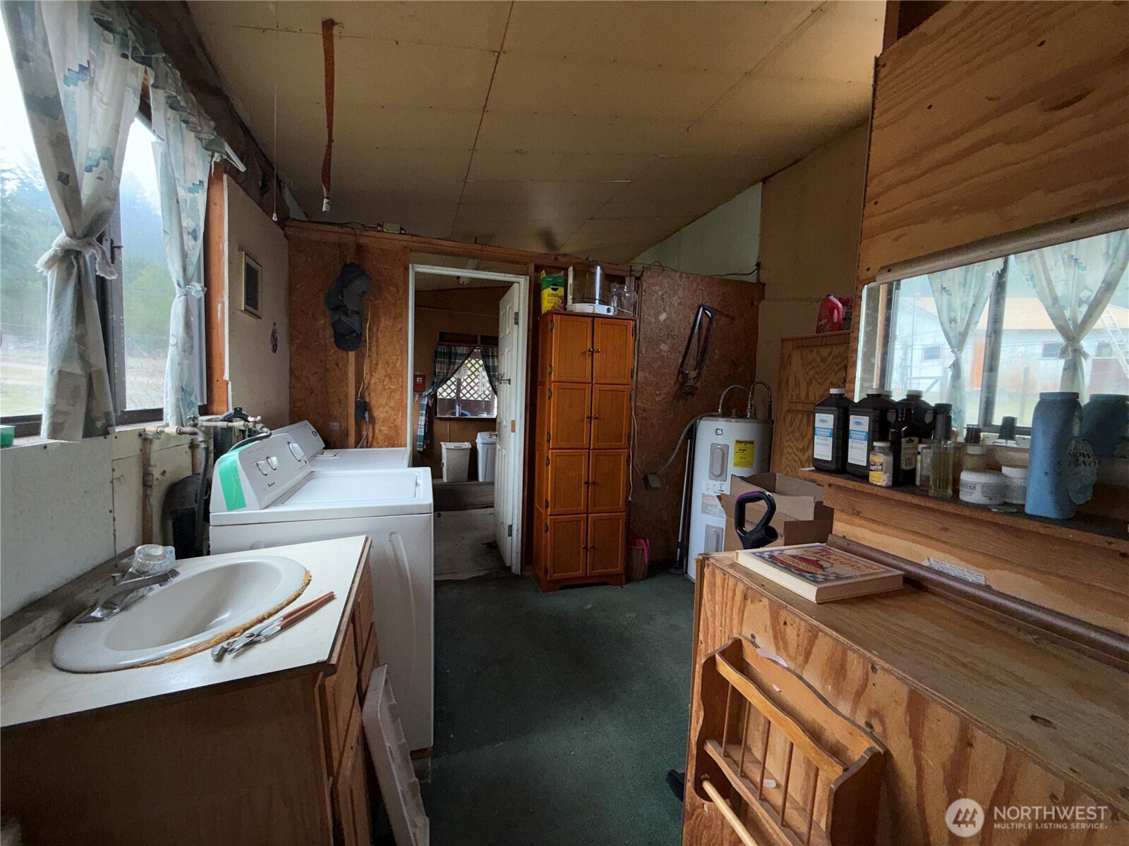 7 Hazel Lane Republic WA 99166