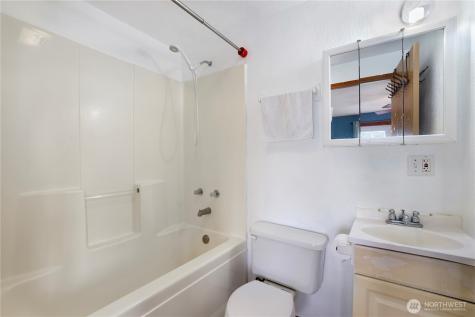 17937 Iris Place SW Rochester WA 98579