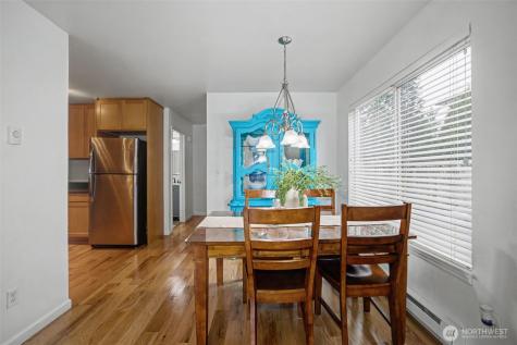 4108 NE 6th Place Renton WA 98059