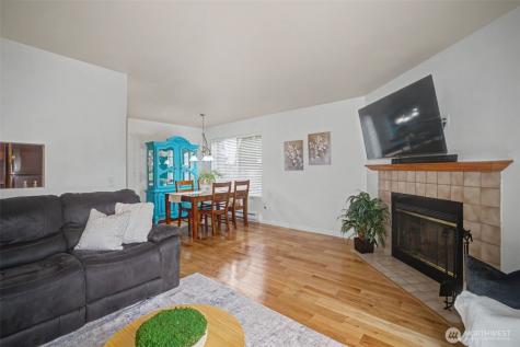 4108 NE 6th Place Renton WA 98059