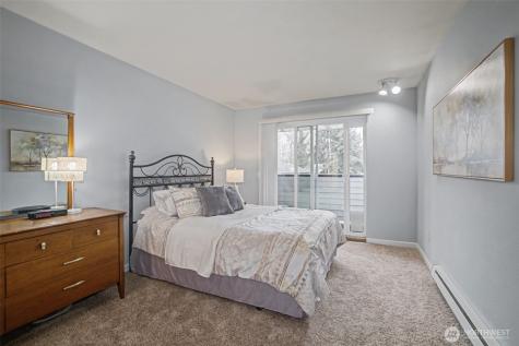 4108 NE 6th Place Renton WA 98059