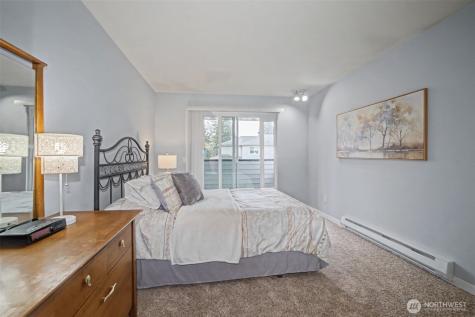 4108 NE 6th Place Renton WA 98059