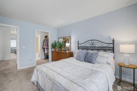 4108 NE 6th Place Renton WA 98059
