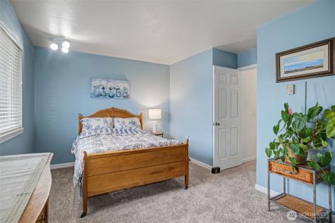 4108 NE 6th Place Renton WA 98059