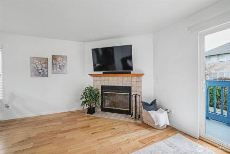 4108 NE 6th Place Renton WA 98059