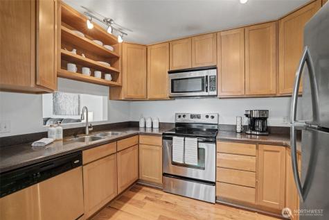 4108 NE 6th Place Renton WA 98059