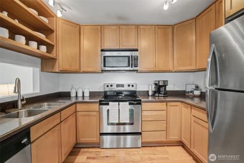 4108 NE 6th Place Renton WA 98059