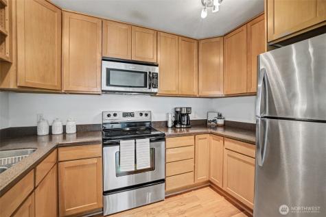 4108 NE 6th Place Renton WA 98059