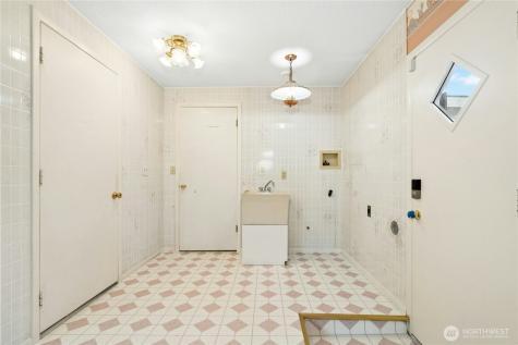 12502 SE 73rd Place Newcastle WA 98056