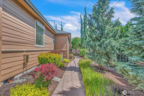 1410 SE Columbia Crest Court Vancouver WA 98664