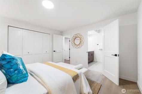 2133 170th Avenue NE Bellevue WA 98008