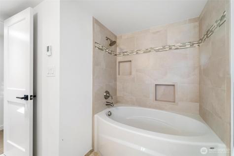 2133 170th Avenue NE Bellevue WA 98008