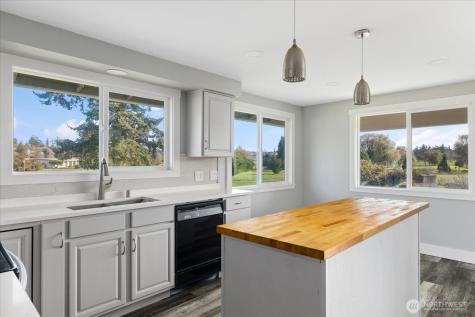 2312 Fairway Lane Oak Harbor WA 98277