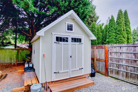 125 N Waugh Road Mount Vernon WA 98273