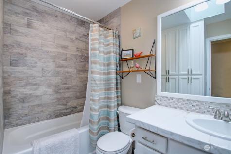 125 N Waugh Road Mount Vernon WA 98273