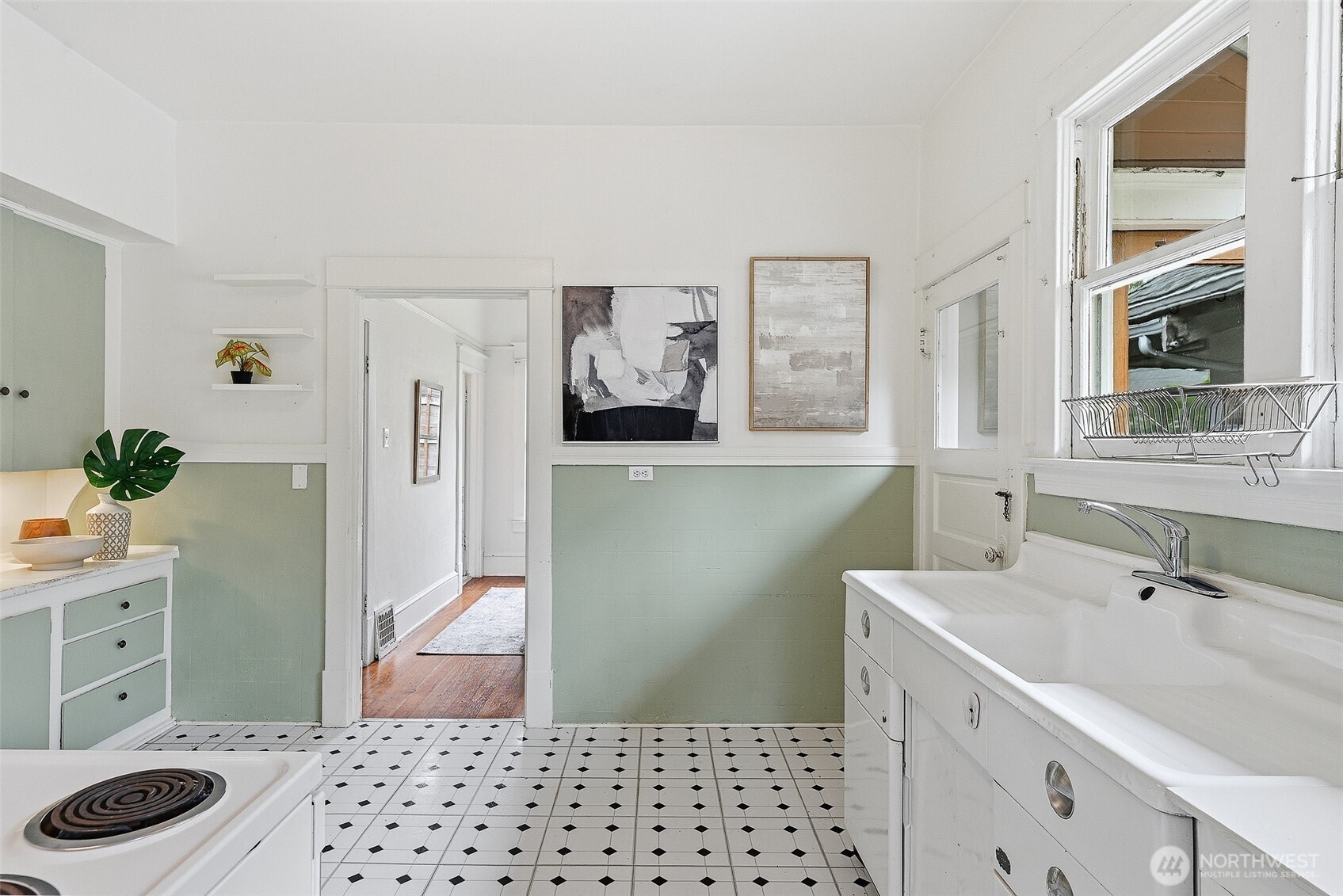 4651 1st Avenue NE Seattle WA 98105
