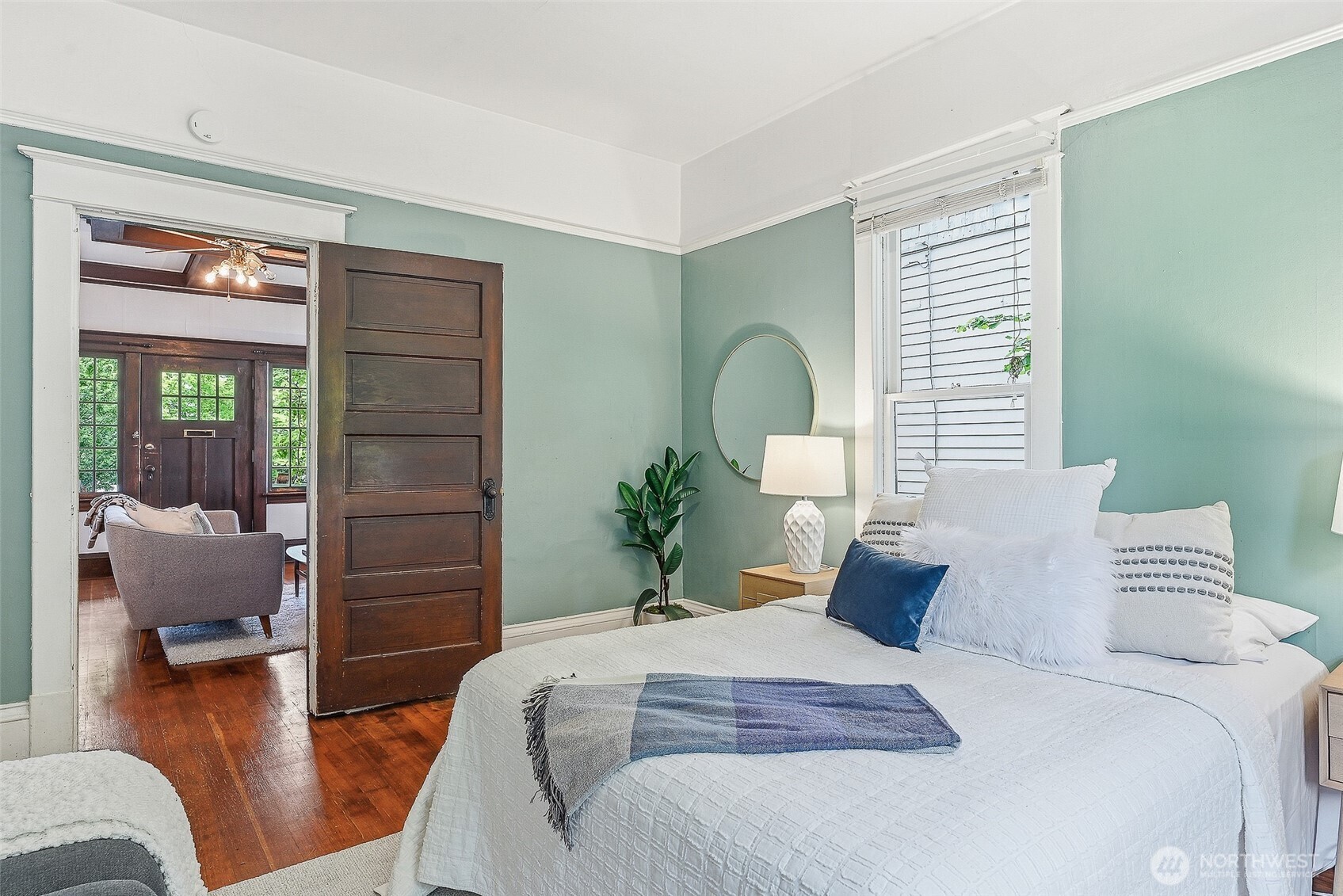 4651 1st Avenue NE Seattle WA 98105