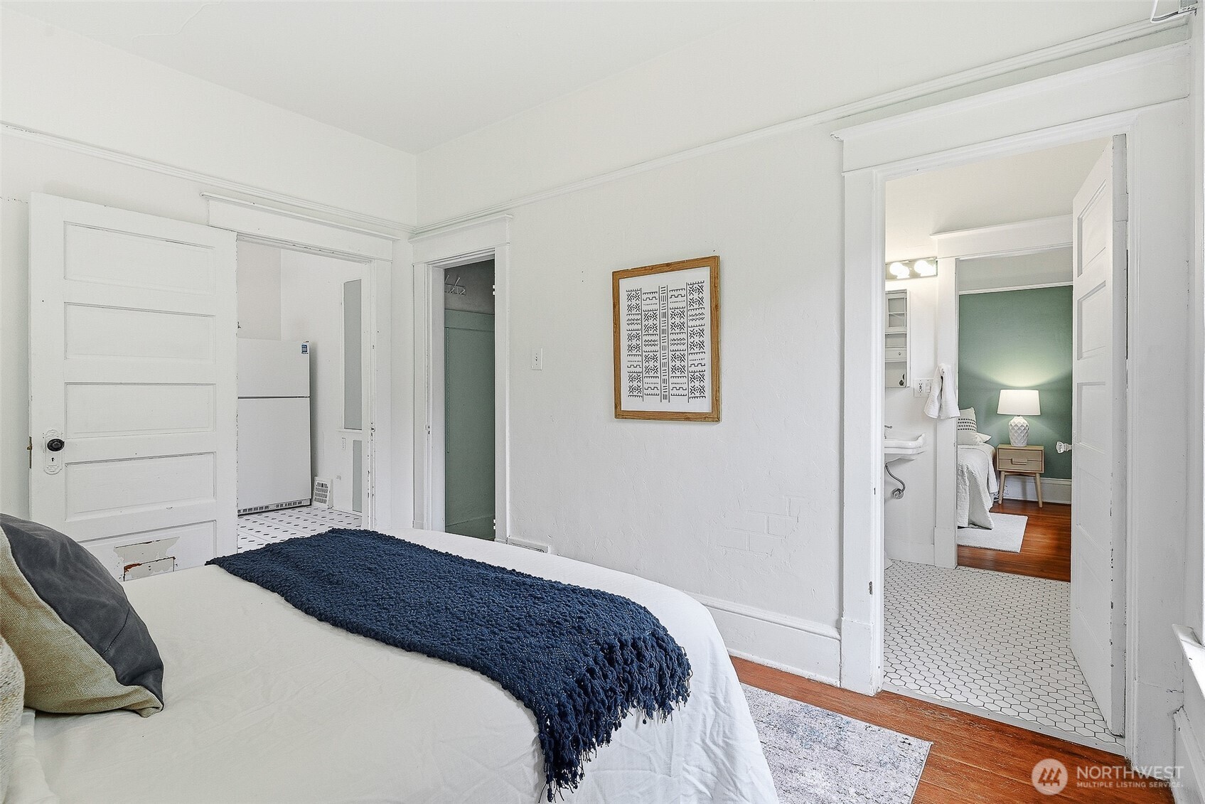 4651 1st Avenue NE Seattle WA 98105