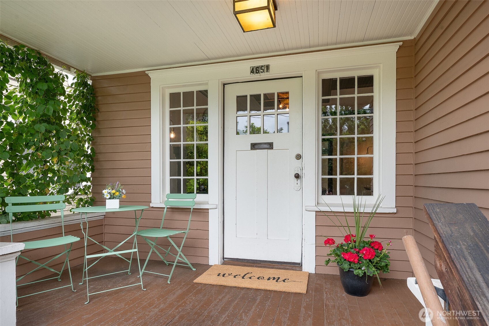 4651 1st Avenue NE Seattle WA 98105