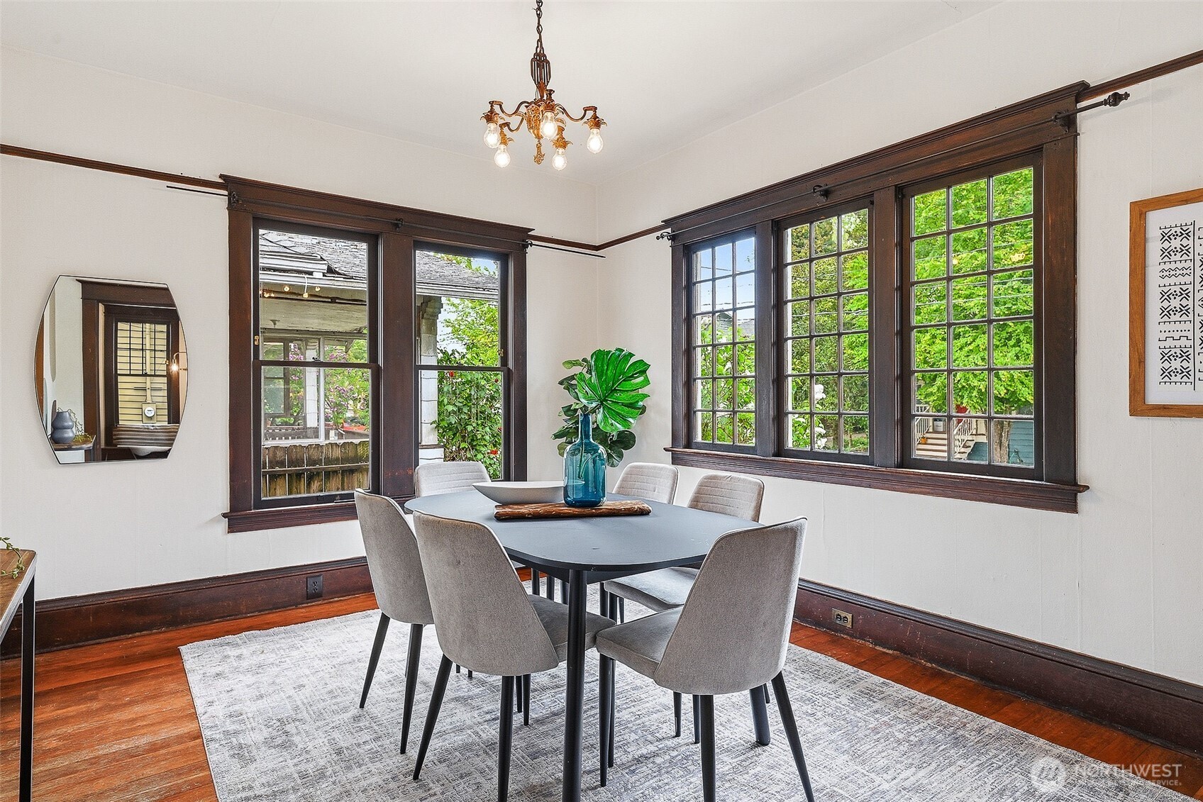 4651 1st Avenue NE Seattle WA 98105