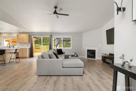 6432 Crossing Place SW Port Orchard WA 98367