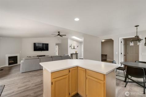6432 Crossing Place SW Port Orchard WA 98367