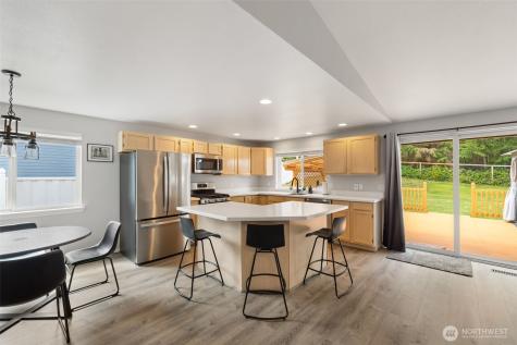 6432 Crossing Place SW Port Orchard WA 98367