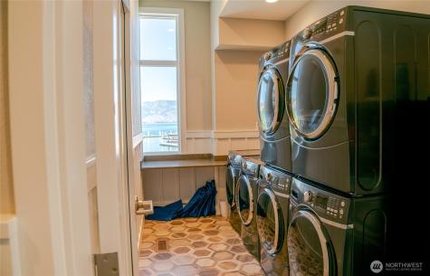 1350 W Woodin Avenue Chelan WA 98816